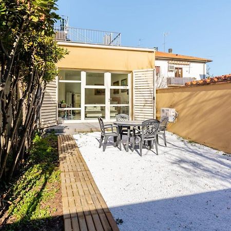 { White Garden } -Comfort, Parking & Wi-Fi- Λούκα Εξωτερικό φωτογραφία