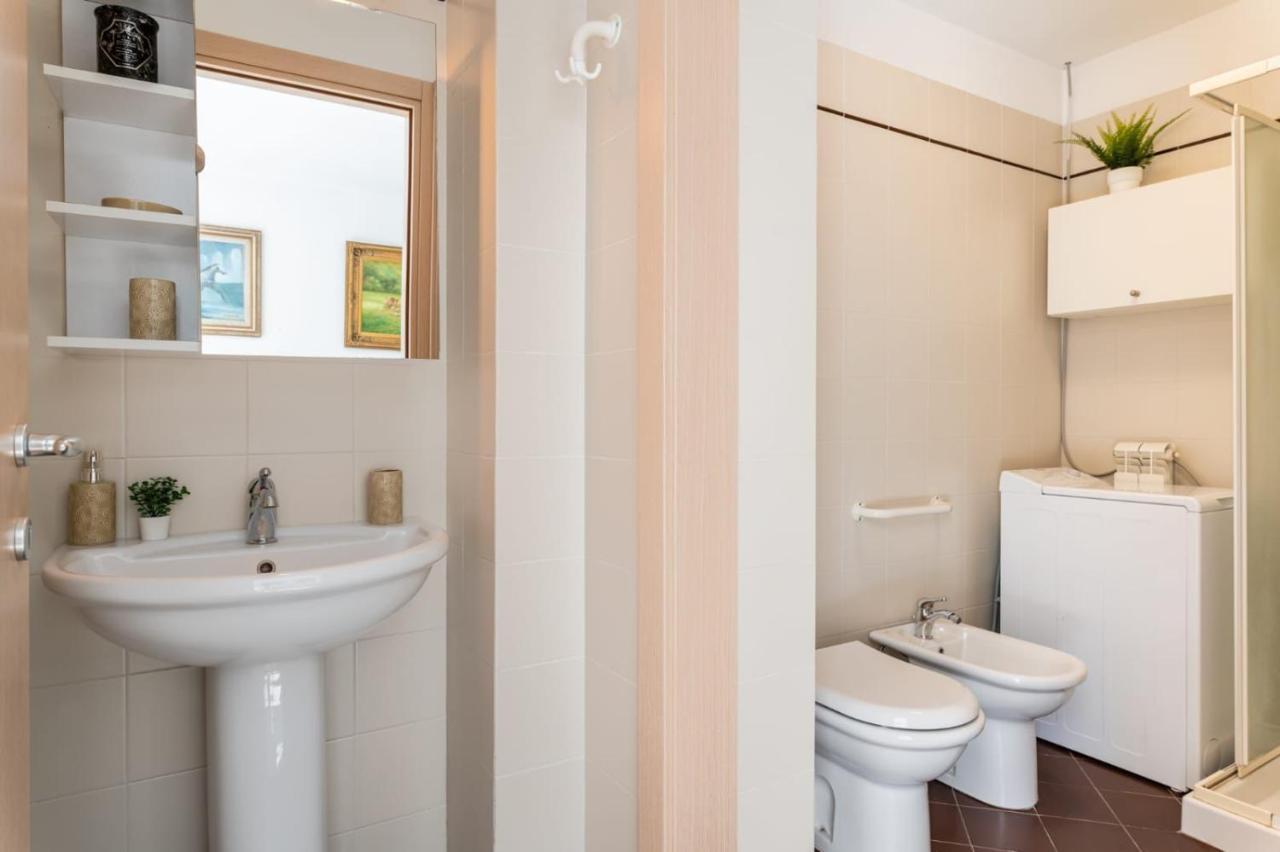 { White Garden } -Comfort, Parking & Wi-Fi- Λούκα Εξωτερικό φωτογραφία