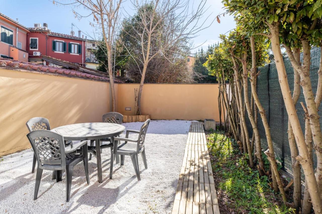 { White Garden } -Comfort, Parking & Wi-Fi- Λούκα Εξωτερικό φωτογραφία